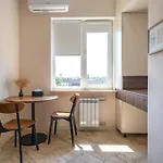 Apartment Novoselskogo 19-67 *