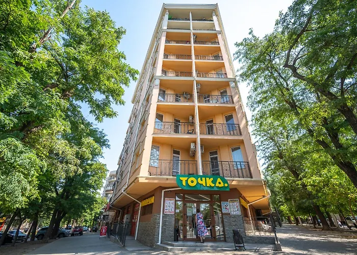 Novoselskogo 19-67 *