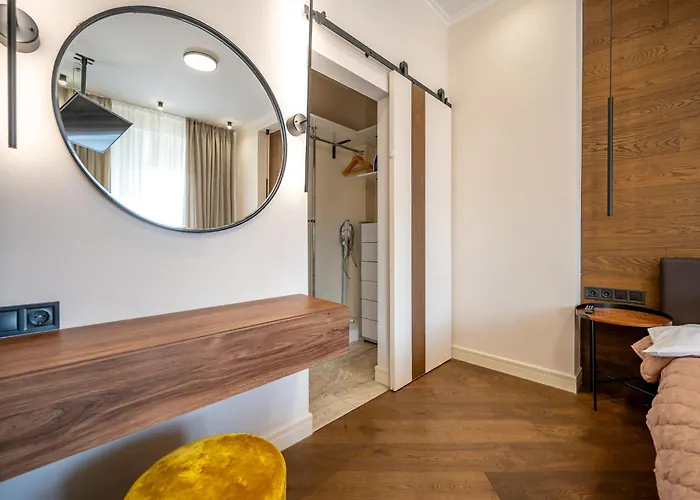 Apartment Novoselskogo 19-67 *